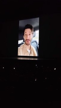 Pierre Niney durant la projection du Comte de Monte-Cristo au Grand Rex.