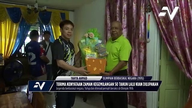 Cheah Liek Hou beri sumbangan kepada Yahya Ahmad