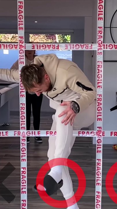 DON'T TOUCH THE TAPE!!! (TIC TAC TOE)4