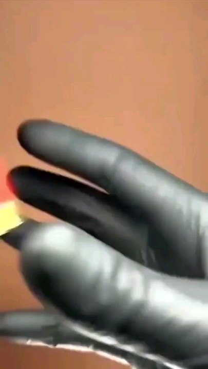 Repacking a Shotgun shell with smiley caps :)