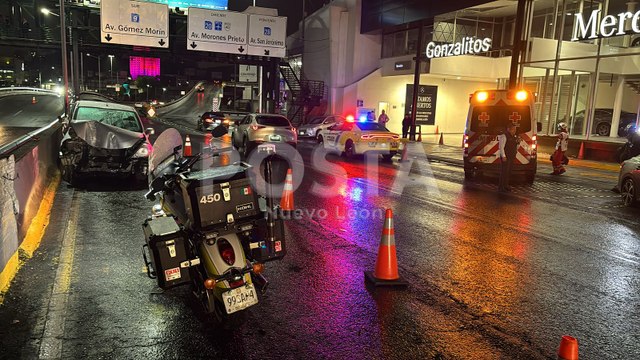 Carambola y cierre en avenida Gonzalitos