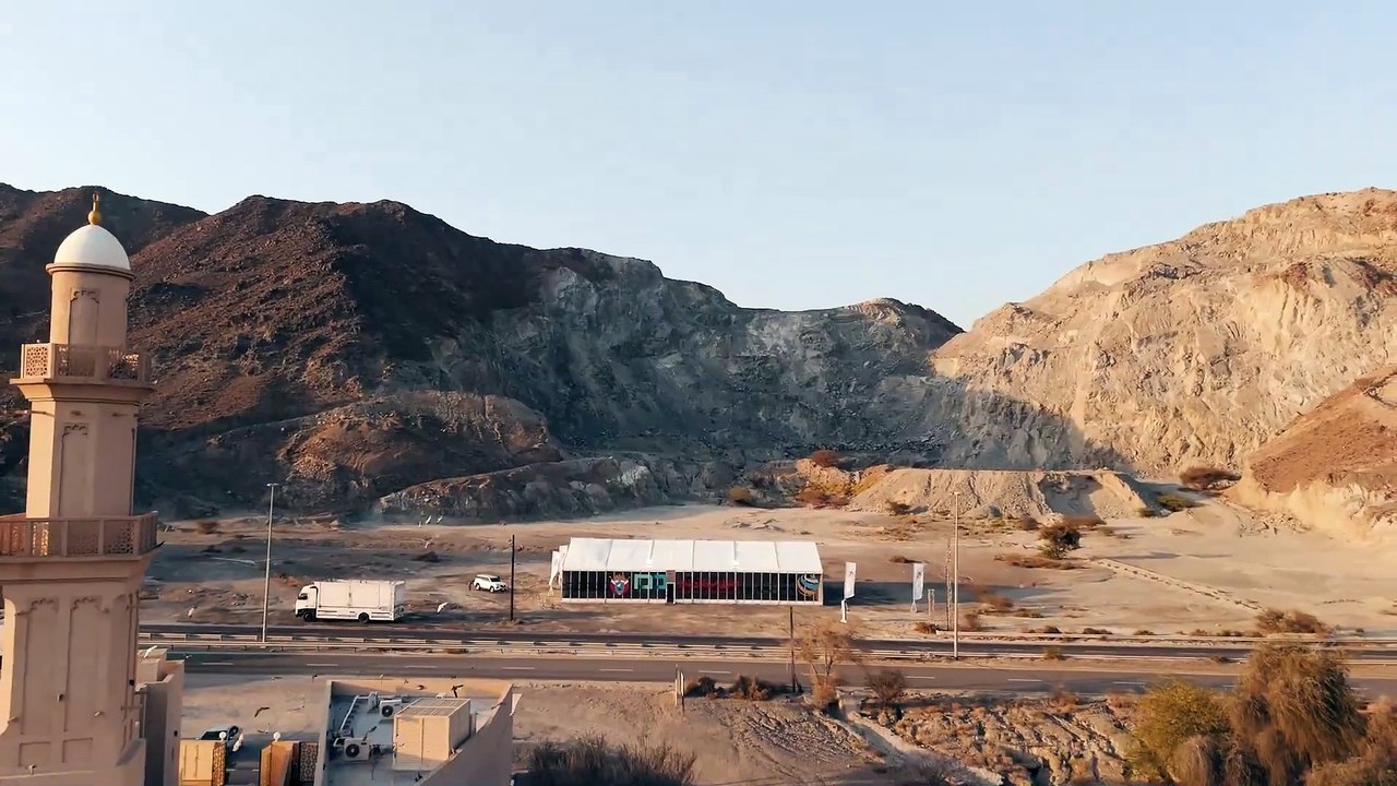 Iftar tent at Hatta Border crossing - video Dailymotion