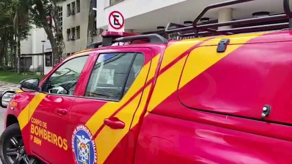 Princípio de incêndio no teto do Teatro Guairinha mobiliza bombeiros