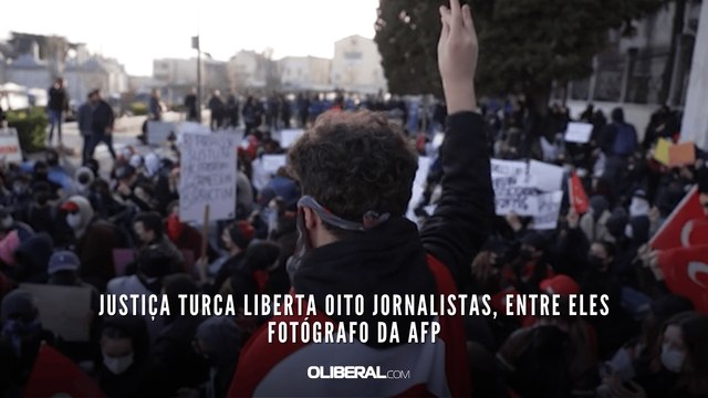Justiça turca liberta oito jornalistas, entre eles fotógrafo da AFP