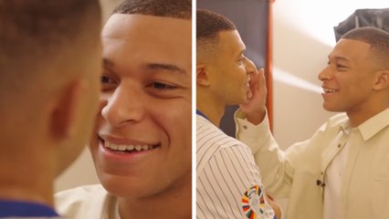 Mbappé se enfrenta a él mismo; el jugador del Real Madrid conoce su figura de cera