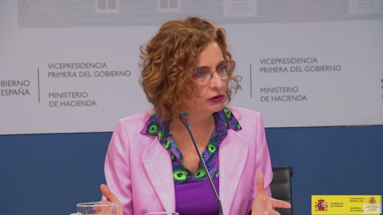 Montero dice que aprobarán PGE cuando haya un "esqueleto" pactado con las fuerzas políticas