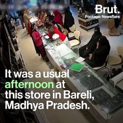 Children Used To Steal Jewellery Caught On CCTV