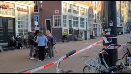 Amsterdam, attacco con coltello in pieno centro: cinque feriti