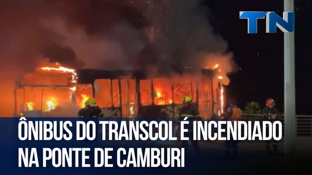 Ônibus do Transcol é incendiado na Ponte de Camburi