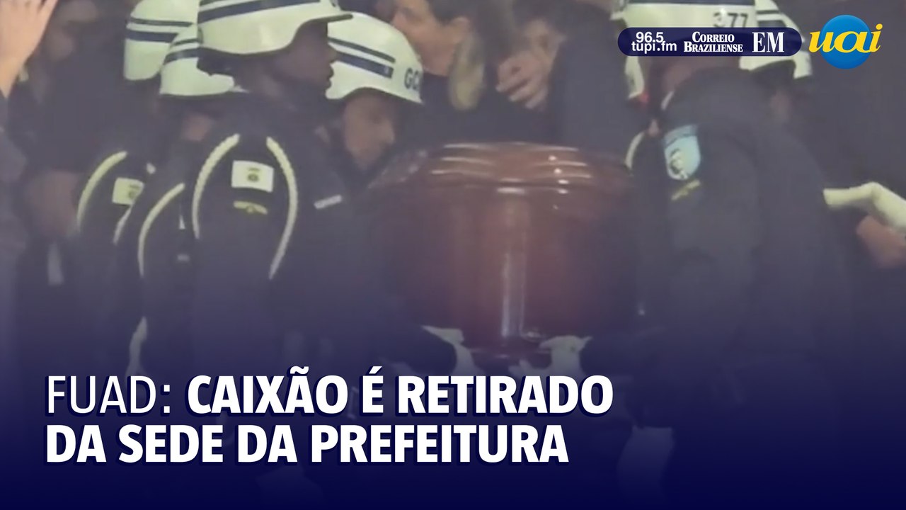 Caixão do prefeito de BH é retirado da sede da prefeitura