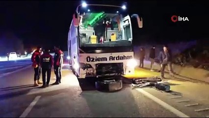 Sivas’ta otobüs ile otomobil çarpıştı: 10 yaralı