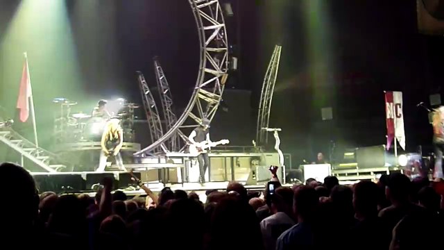 Motley Crue - Live Wire