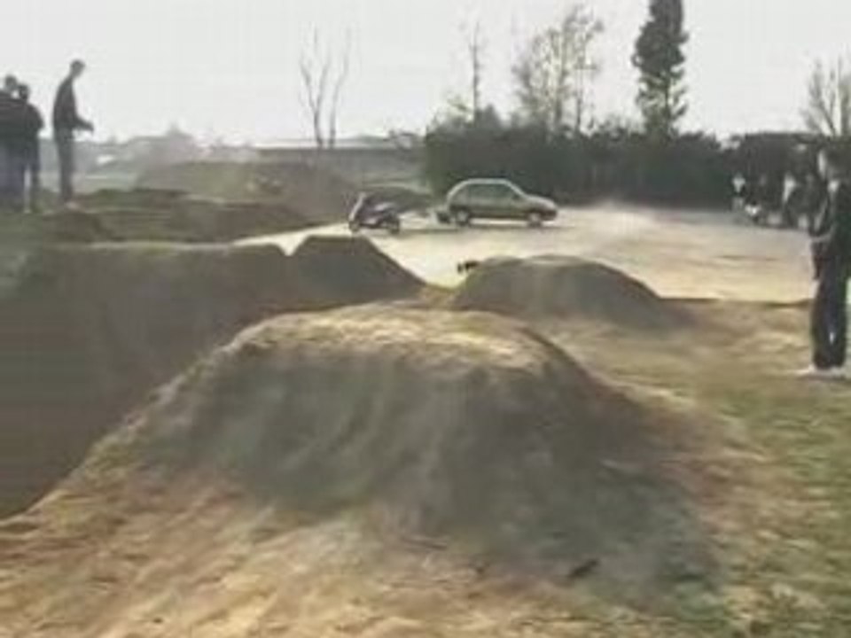 Monster-truck-RC-savage-mta4-genesis-Hot Riders-Xtrem-mt