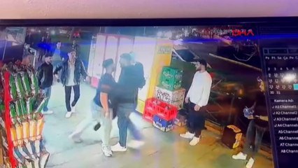 Tartıştığı kişilerce göğsünden bıçaklandı; olay kamerada