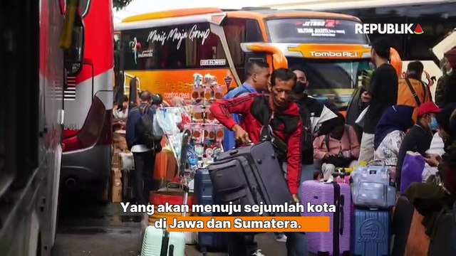 Terminal Kampung Rambutan Dipadati Penumpang, Prediksi Puncak Arus Mudik Terjadi Hari ini