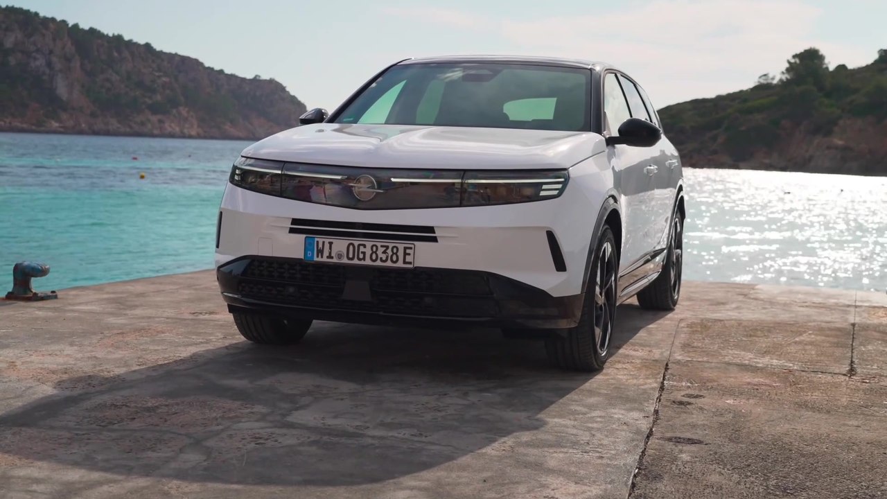 Der neue Opel Grandland Plug-in-Hybrid - Elektrisiert außen wie innen - Klarer Grandland-Auftritt mit praktischen Lösungen