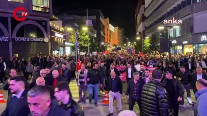 Trabzon’da ‘İmamoğlu’na Özgürlük’ sloganlarıyla yürüyüş!