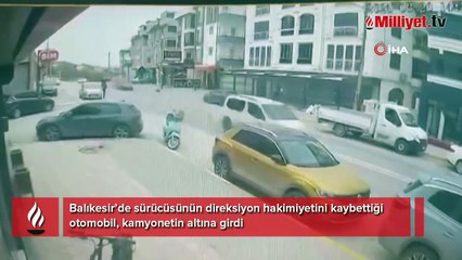 Hızlı otomobil kamyonetin altına girdi