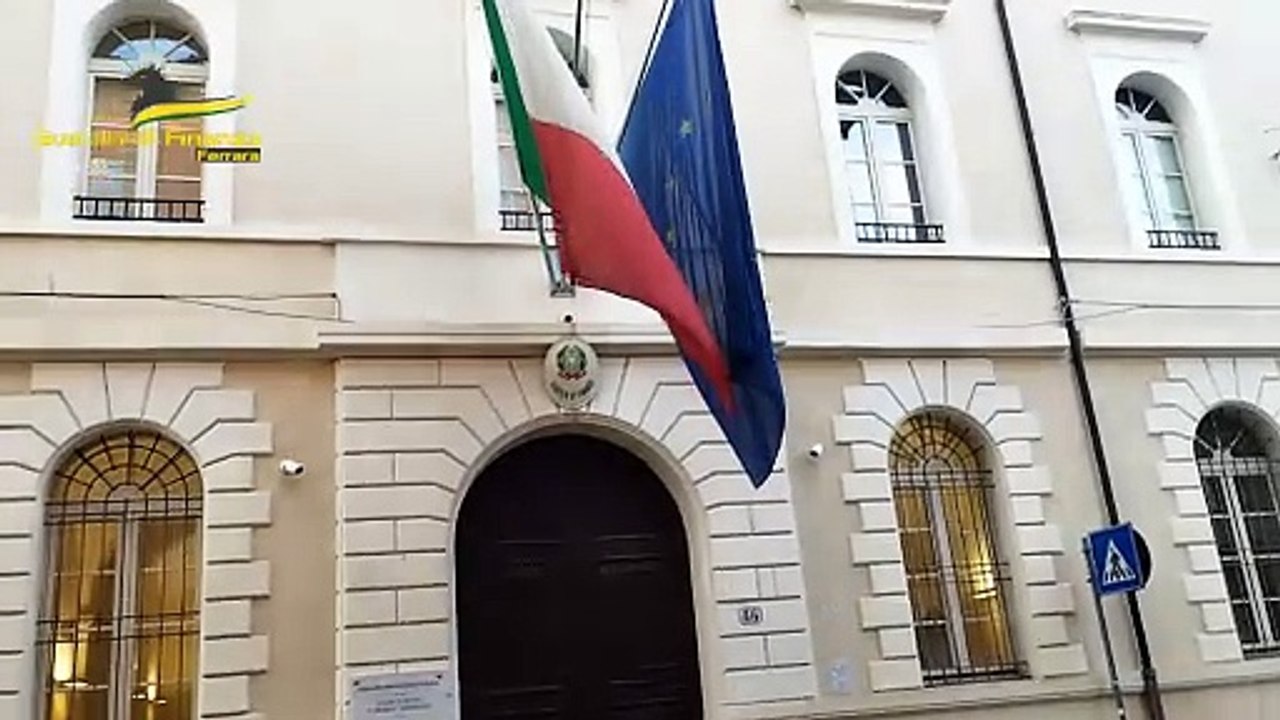 Auto di lusso, case e champagne: il sequestro agli imprenditori che lavorano per i big della moda