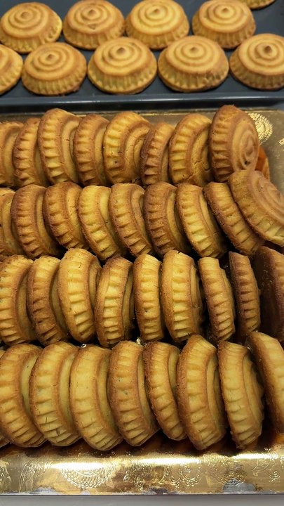 معمول بالفستق الحلبي بعجينة مضمونة وناحجة 100 % معمول فاخر للعيد