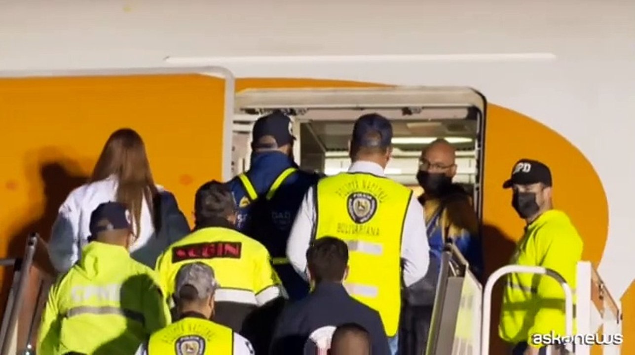 Un aereo con 178 migranti deportati dagli USA atterra in Venezuela