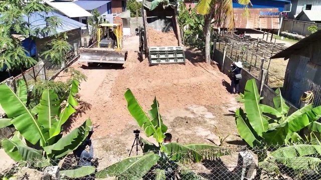 Great Performance Extremely KOMATSU Dozer D31px Push Old Building Filling Up Area With Dump Trucks