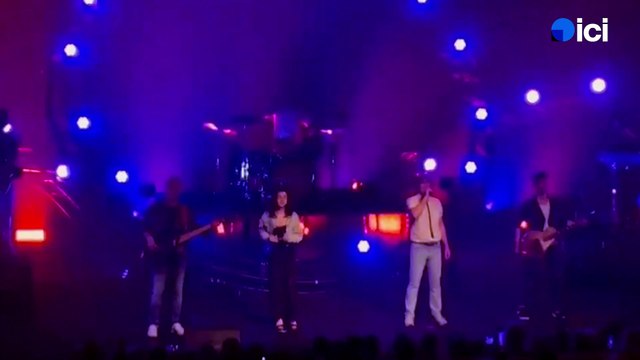 Aurore interprète la partie de Sirima sur le titre Là-bas avec les Goldmen