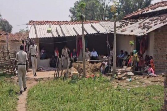 Big incident: Video: आधी रात चाचा की हत्या कर भाग रहे भतीजे की घर के बाहर कुएं में गिरकर मौत