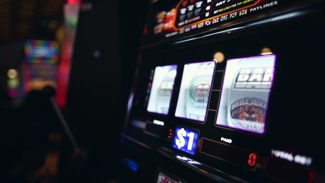 Gioco d'azzardo e ludopatia crescono, solo 145 pazienti in carico al Serd