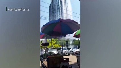 Fuerte terremoto de magnitud 7.7 sacudió el suroeste asiático