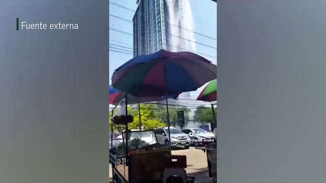 Fuerte terremoto de magnitud 7.7 sacudió el suroeste asiático