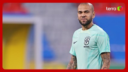 Daniel Alves é absolvido por tribunal da Espanha