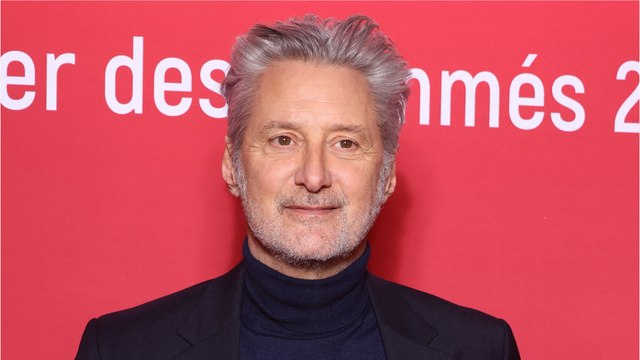 GALA VIDEO - Antoine de Caunes, ses rares confidences sur son père Georges : “Il m’a manqué”