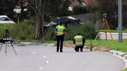 Teenagers die after crashing stolen car in Melbourne's south-east
