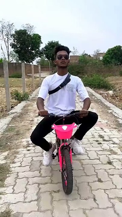 4 wheeler cycle 😂😂 #comedy #realfools #surajroxfunnyvibeo #vikramcomedyvideo