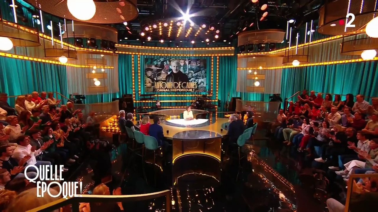 Antoine de Caunes parle de son rapport à l'âge hier soir dans "Quelle époque" sur France 2 et difficile d'imaginer que le journaliste a... 71 ans !