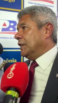 Jerônimo Rodrigues reage aos elogios sobre seu trato aos prefeitos: “Estilo de fazer política”