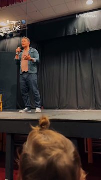 Η κόρη του Γιώργου Αγγελόπουλου και της Δήμητρας Βαμβακούση φωνάζει «Μπαμπά»