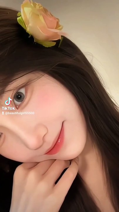 Dancing Queens! Beautiful Girls Spreading Happiness 20250328