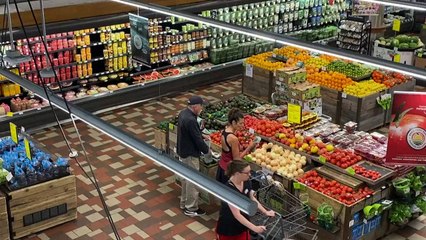 Inflação nos EUA permanece estável em fevereiro