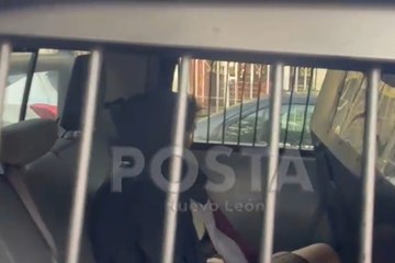 Mujer prende en fuego su casa y es detenida al sur de Monterrey