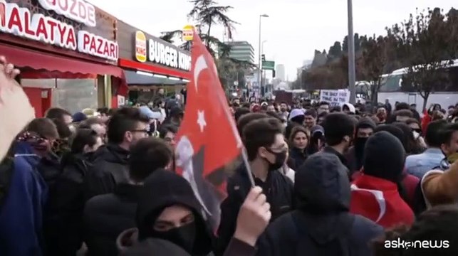 Dov'è mio figlio? , in Turchia paura per i giovani arrestati