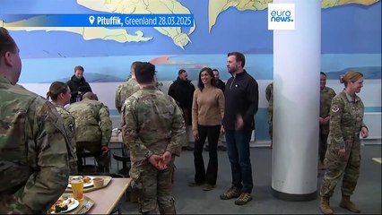 Egy amerikai bázis meglátogatásával igyekeztek okot találni az amerikai alelnök útjára