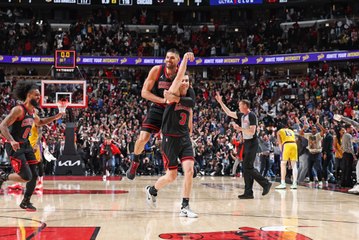 Check out this wild sequence at the end of the Lakers vs. Bulls game!
