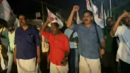 'പേടിച്ച് ഇന്നലെ കട അടച്ചിട്ടതായിരുന്നു... ആ കടകളാണ് ഇന്നലെ അടിച്ചുതകർത്തത്'