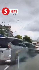 Driver rams into five vehicles resulting in injuries near JB