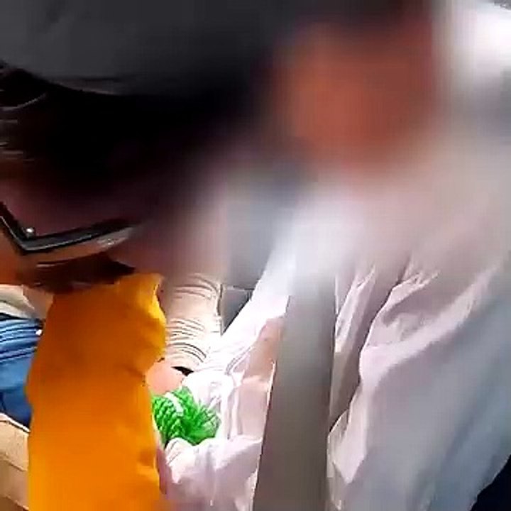 Ce fou était prêt à ramener une petite fille chez lui ! 😱