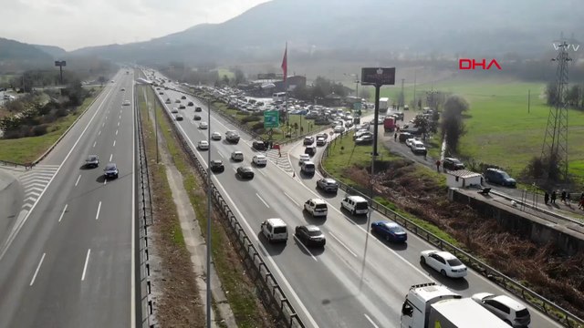 Bolu geçişinde otoyolda yoğun bayram trafiği