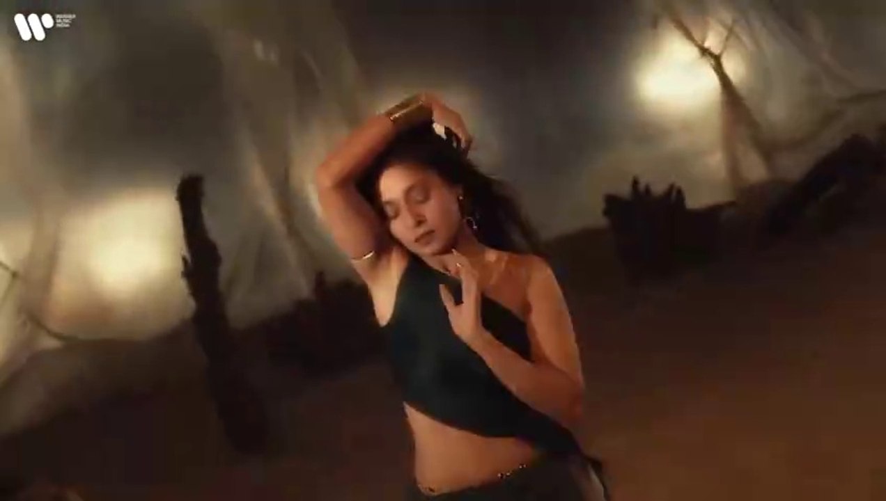 AANKH _ Official Music Video _ Sunidhi Chauhan_ Rusha _ Blizza _ Feat. Sanya Malhotra(480P)