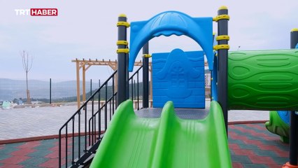 Depremzede aile, bayrama yeni evlerinde girmenin mutluluğunu yaşıyor